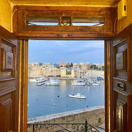 Blue Eye - Waterfront Home In A Scenic Location Birgu Bagian luar foto