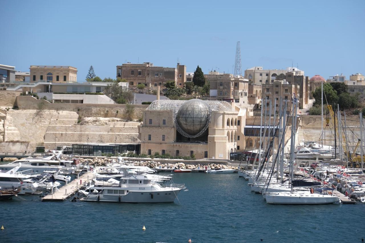 Blue Eye - Waterfront Home In A Scenic Location Birgu Bagian luar foto