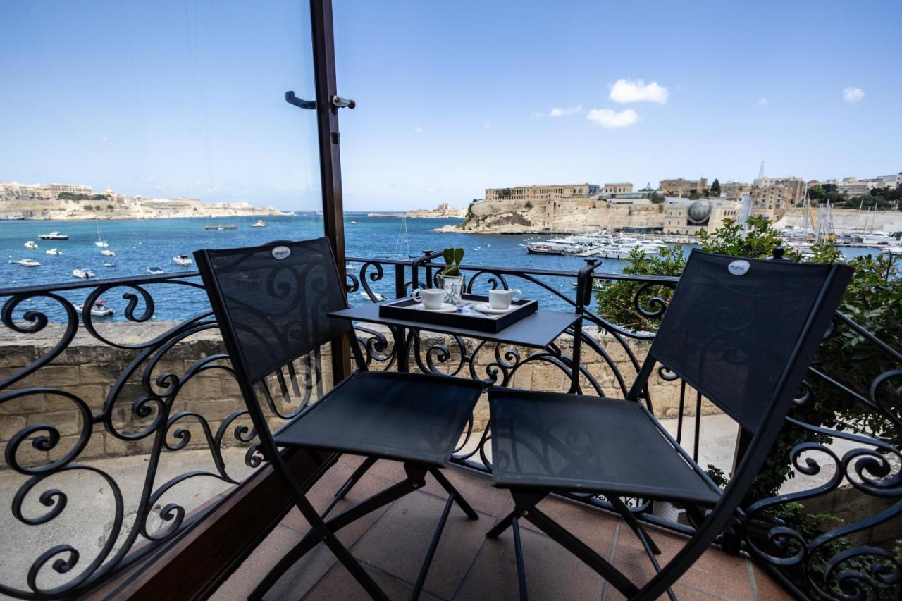 Blue Eye - Waterfront Home In A Scenic Location Birgu Bagian luar foto