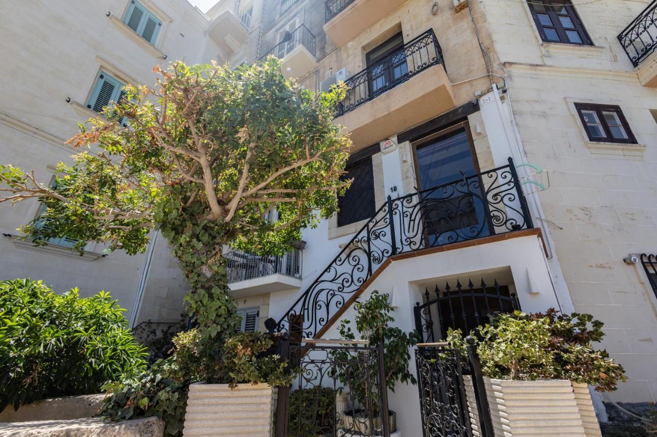 Blue Eye - Waterfront Home In A Scenic Location Birgu Bagian luar foto